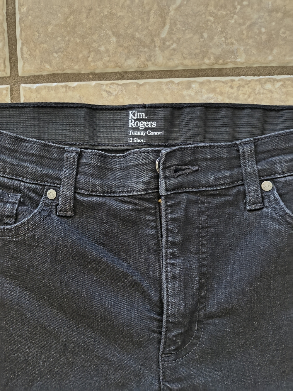 Kim Rogers Men’s Slim Jeans in Black
